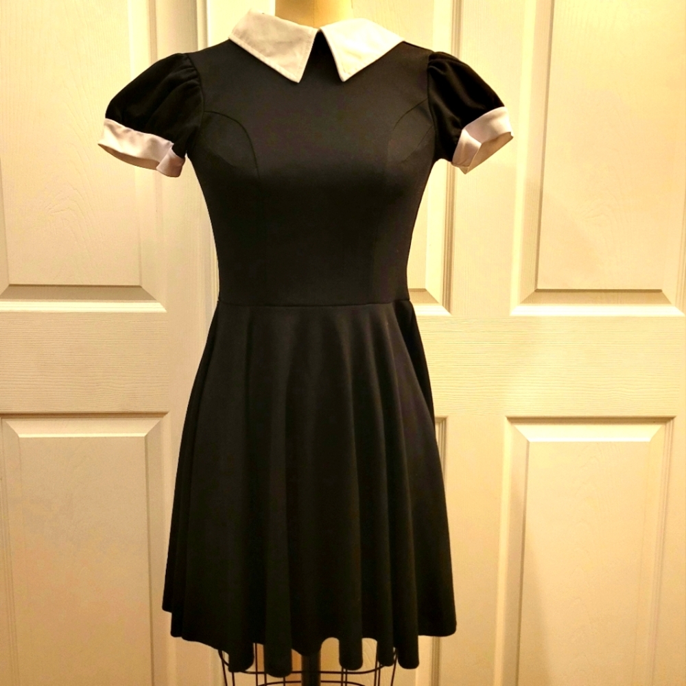 Leg Avenue Black and White Midi Dress